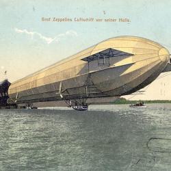 CPA Aviation Dirigeable Allemagne Graf Zeppelins Luftschiff vor seiner Halle