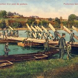 Carte Postale ancienne Arm&eacute;e Suisse Pontonniers Construction pont