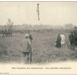 Carte Postale ancienne troupiers aux manoeuvres militaria