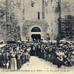 CPA 13 BOUCHES DU RHONE SAINTES MARIES DE LA MER La procession du 24 mai