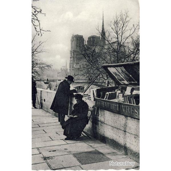 CPA 75 PARIS Bouquiniste et Notre-Dame