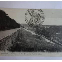 CPA 86 VIENNE Poitiers La Terrasse du Parc Blossac et la Vall&eacute;e du Clain