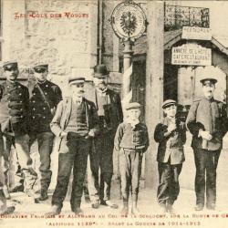 CPA 88 VOSGES Personnel douanier Fran&ccedil;ais et Allemand au col de Schlucht
