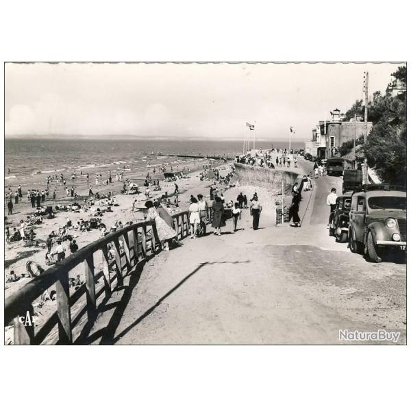 CP 14 CALVADOS Villerville Descente � la plage