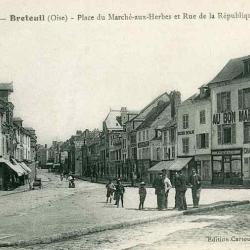 CPA 60 OISE BRETEUIL Place du March&eacute; aux herbes publicit&eacute;