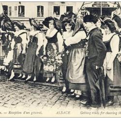 CPA 68 HAUT RHIN MASSEVAUX G&eacute;n&eacute;ral ALSACE Costume