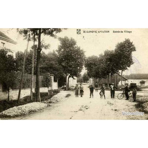 CPA 21 LONGVIC AVIATION (DIJON) Entr�e du village anim�