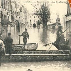 CPA 25 DOUBS Besan&ccedil;on Inondations 1910 Passeurs