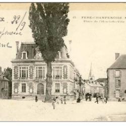 CPA 51 Marne F&egrave;re Champenoise Place de l&acute;H&ocirc;tel de Ville