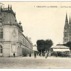 CPA 51 MARNE Chalons sur Marne La Place Godart