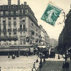 CPA 69 RHONE LYON Caf&eacute; Restaurant La Paix anim&eacute;