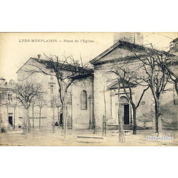 CPA 69 RHONE LYON MONTPLAISIR Place de l'�glise