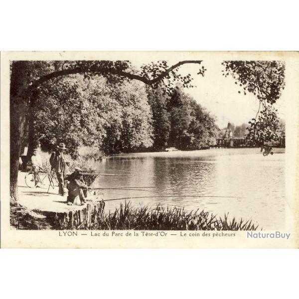 CPA 69 RHONE LYON Lac Parc de la t�te d'or p�cheurs