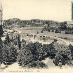 CPA 65 HAUTES PYRENEES LOURDES Vue de la Basilique