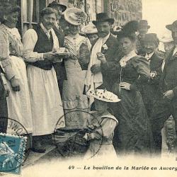 CPA 63 PUY DE DOME Clermont bouillon mari&eacute;e