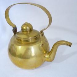 Bouilloire laiton cuivre Art populaire cuisine