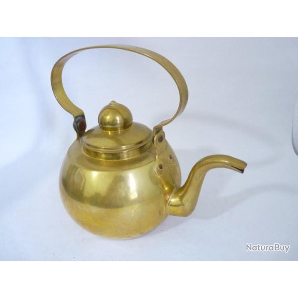 Bouilloire laiton cuivre Art populaire cuisine