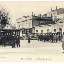 CPA 06 Alpes Maritimes CANNES La Gare P L M