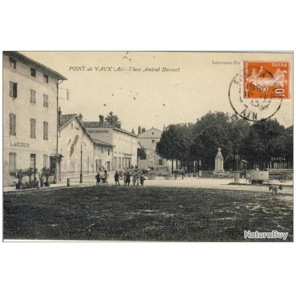 CPA 01 Ain Pont de Vaux - Place Amiral Decourt