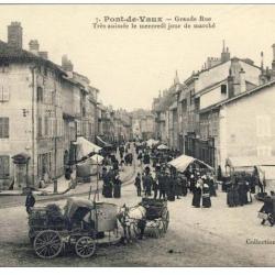 CPA 01 Ain Pont de Vaux - Grande Rue Jour de march&eacute;
