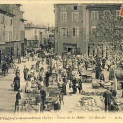 CPA 38 ISERE Le P&eacute;age de Roussillon Place halle March&eacute;