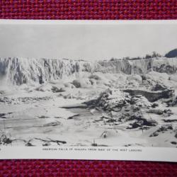 CP photo USA Canada Niagara Falls Snow Neige