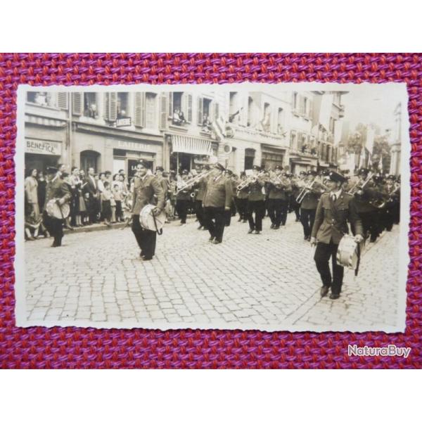 CP photo D�fil� Fanfare Suisse Schweiz Commerces