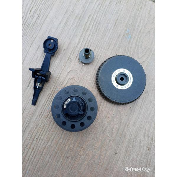 LOT PIECES MOULINET AUTOMATIC MOUCHE MITCHELL 720 .  DONT  UNE  BOBINE  .