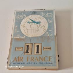 Calendrier perp&eacute;tuel publicitaire Air France en verre &eacute;glomis&eacute; date de l' ann&eacute;e 1948