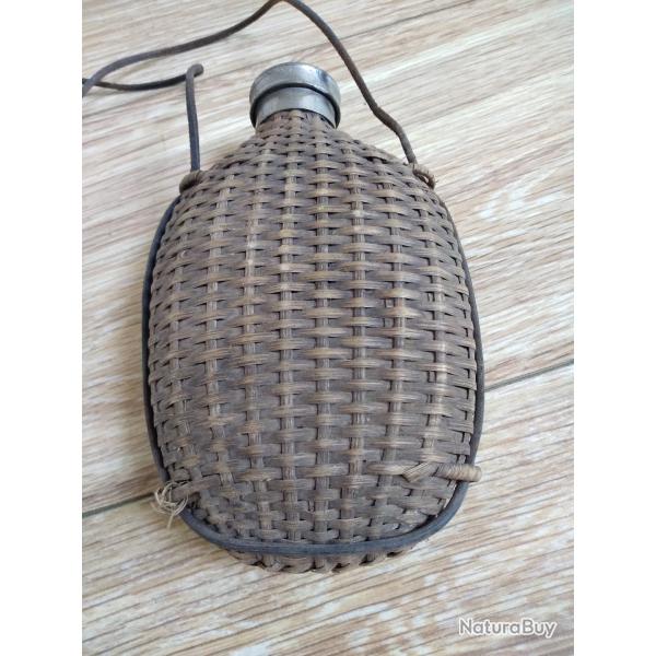 Lot de gourdes militaria