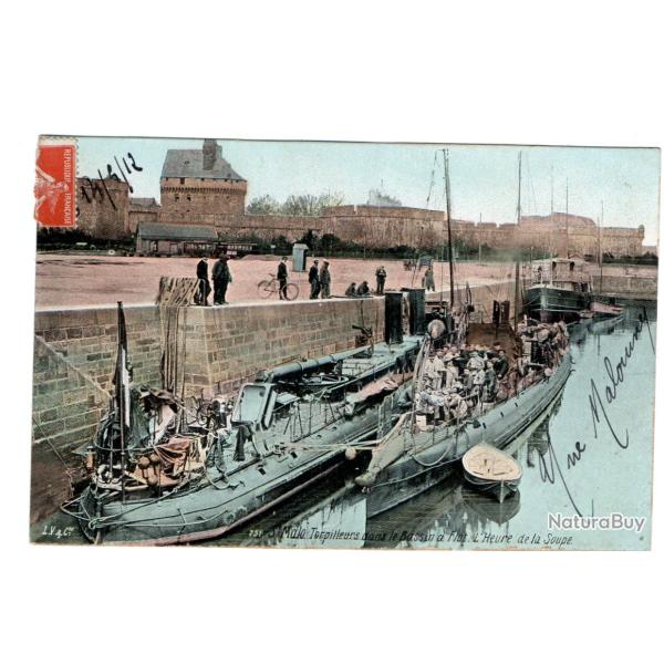 CPA Marine Militaire- ST MALO Torpilleurs dans le Bassin � Flot L'Heure de la SoupN�1301