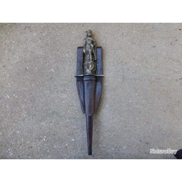 Superbe dague en bronze fin 17eme siecle