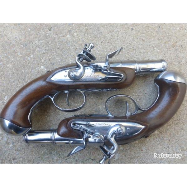 Magnifique petite paire � Silex 18�me sign� Louis Lamotte � St Etienne