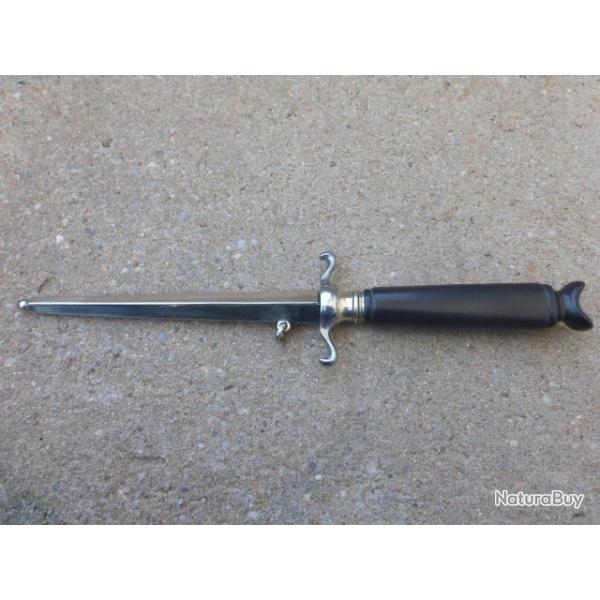 Tr�s belle dague de Vertu