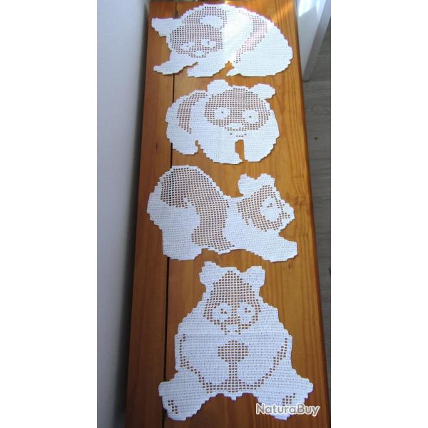 Lot de 4 Napperons Panda dentelle de crochet. D�coration textile, linge de table.