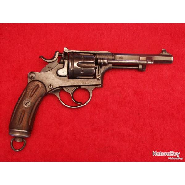 Revolver d'ordonnance suisse calibre 7.5 avec son �tui en cuir ceinture. Cat�gorie D