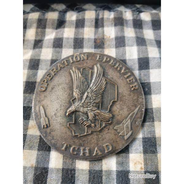 M�daillon comm�moratif de l'Op�ration Epervier au Tchad