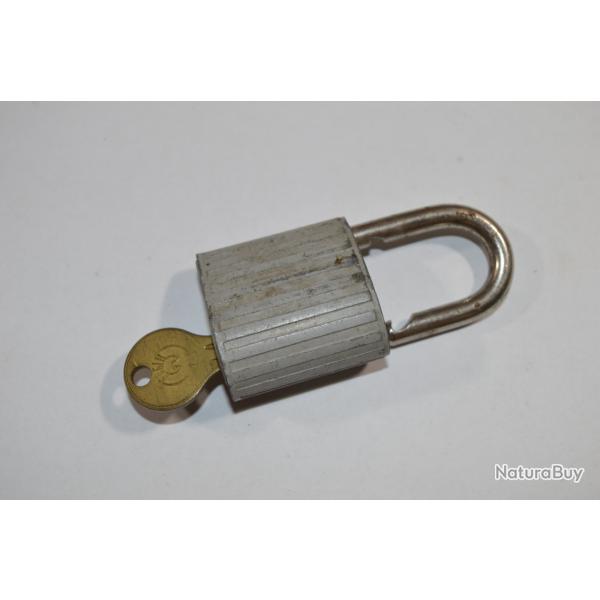 Cadenas US Militaria WW2 1939/1945 US Army EAGLE Made in USA Officier Male Cantine WW2