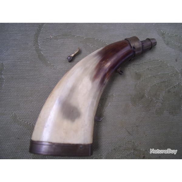 poire � poudre en corne naturelle, non fonctionnelle