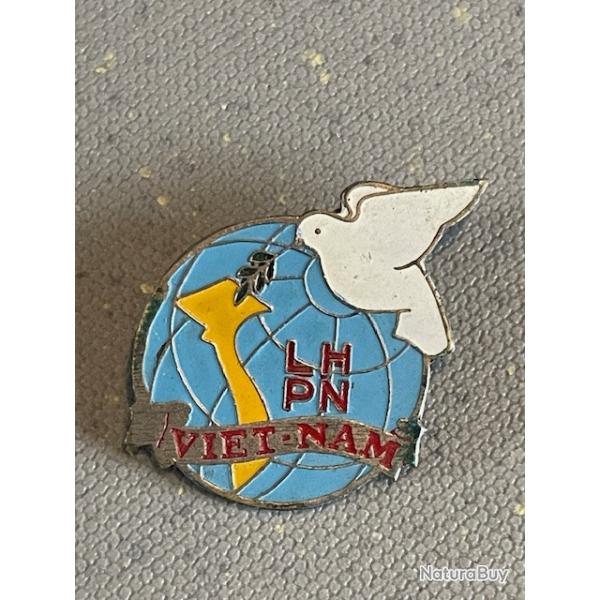 Insigne VIETNAM HOCHIMINH Communist Party Ville