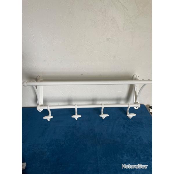 Ancien porte-manteau, �tag�re � chapeaux d'h�tel ann�es 50