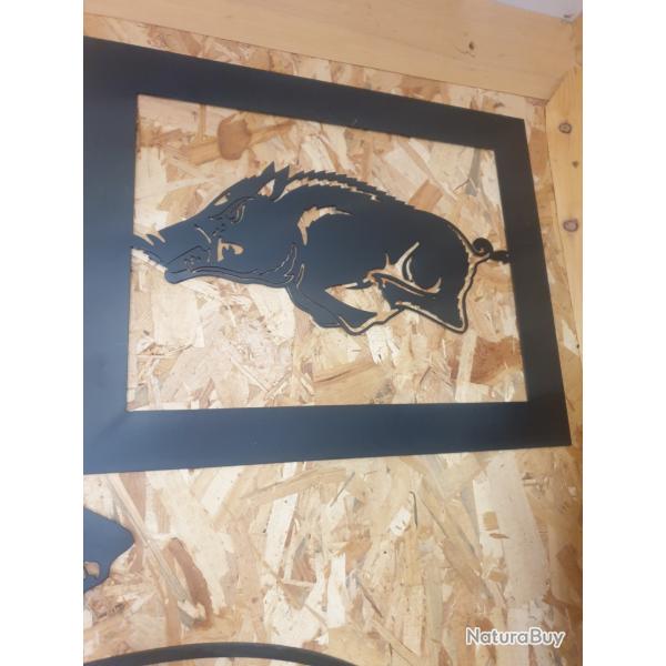 Plaque mtallique decoration sanglier