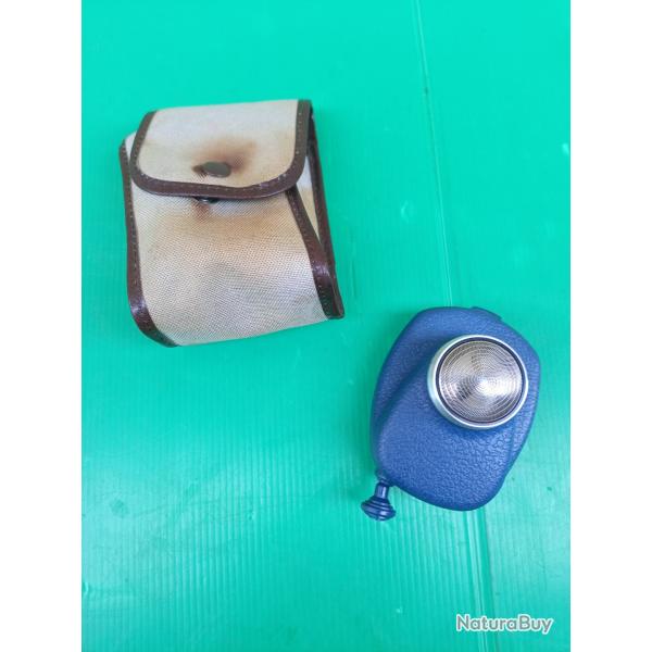 ANCIEN RASOIR FONCTIONNANT  PAR TIRETTE MOD : GYR 100 SUFAM .  AVEC SA POCHETTE .