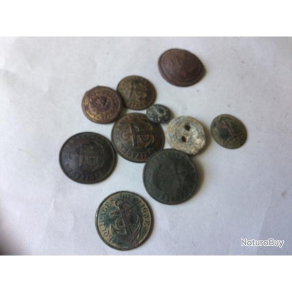 VENDU PAR LE- CUIRASSIER LOT DE BOUTONS DIVERS DONT CERTAINS 1ER EMPIR
