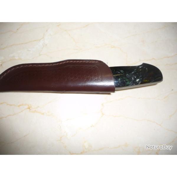 TRES BEAU COUTEAU DE CHASSE ARTISANAL.