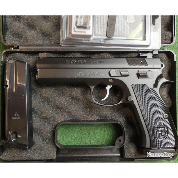 Pistolet semi-automatique CZ mod�le 97 B - Calibre 45 ACP - Mallette, 2 chargeurs - Hausse/Guidon LP