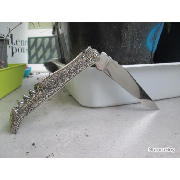 V�ritable couteau LAGUIOLE avec tire Bouchon motif CERF (i)