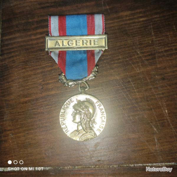 M�daille guerre d'Alg�rie super �tat