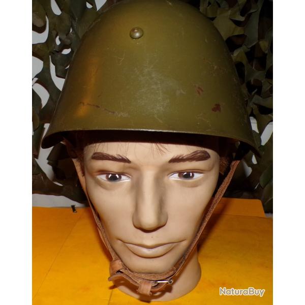 CASQUE MILITAIRE LOURD DE L'ARMEE BULGARE DE LA PERIODE A DETERMINER , FABRICATION BULGARE AVEC PEIN