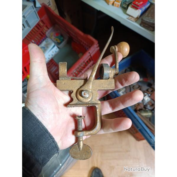 Sertisseur couleur bronze